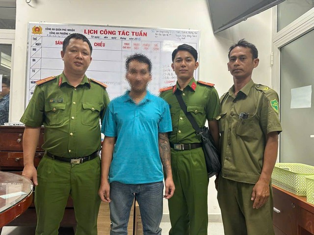 Bắt giữ đối tượng bỏ trốn không chấp hành cai nghiện bắt buộc- Ảnh 1.