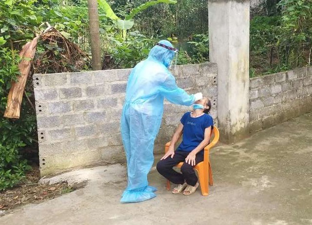 Thanh Hoá tăng cường phòng chống COVID-19 từ cửa khẩu đến cảng biển- Ảnh 5.