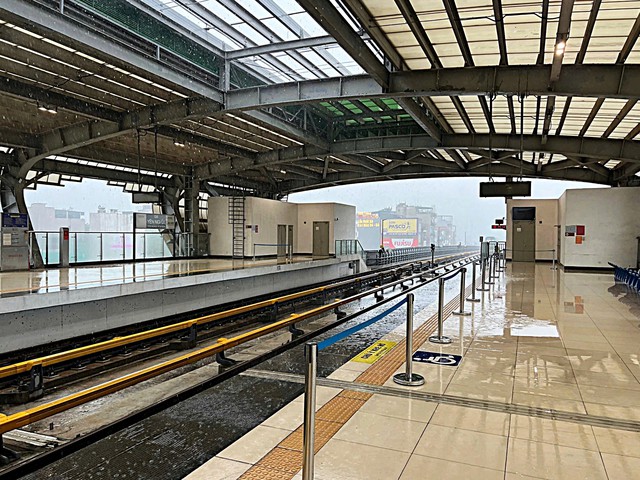 Metro Cát Linh – Hà Đông 'tốc mái' gần 1 năm chưa sửa: Trách nhiệm thuộc về ai?- Ảnh 3.