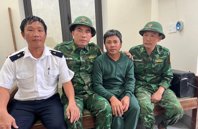 Tìm thấy 10 thuyền viên mất tích trong vụ chìm tàu ở Hà Tĩnh- Ảnh 2.