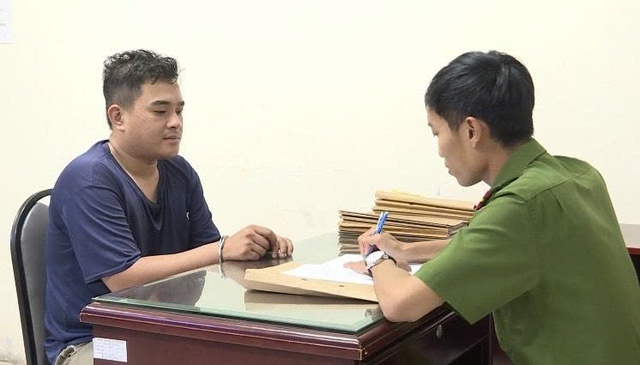 Bắt giữ 2 đối tượng chống người thi hành công vụ ở TPHCM- Ảnh 1.