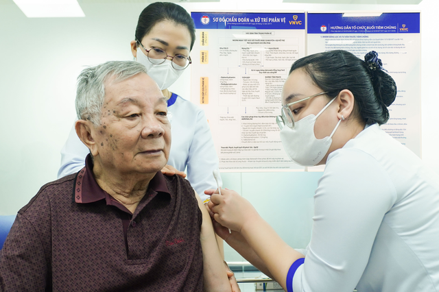 VNVC tiêm vắc xin mới phế cầu 20 tại Việt Nam, thêm cơ hội bảo vệ cho người lớn- Ảnh 2.
