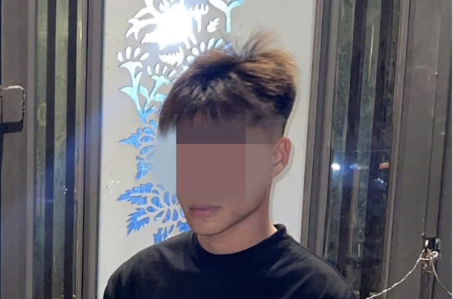 Thiếu niên 15 tuổi chém bạn đứt ngón tay sau lời thách thức tại quán bi-a- Ảnh 1. Thiếu niên 15 tuổi chém bạn đứt ngón tay sau lời thách thức tại quán bi-a- Ảnh 1.