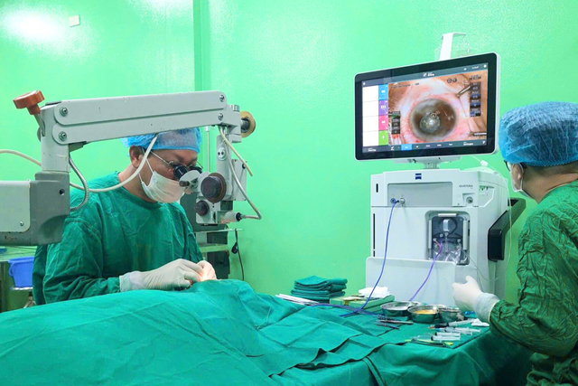 Bệnh viện Mắt Bình Tâm: Gần 2 thập kỷ kiến tạo ánh sáng và niềm tin vững chắc cho cộng đồng- Ảnh 3. Bệnh viện Mắt Bình Tâm: Gần 2 thập kỷ kiến tạo ánh sáng và niềm tin vững chắc cho cộng đồng- Ảnh 3.