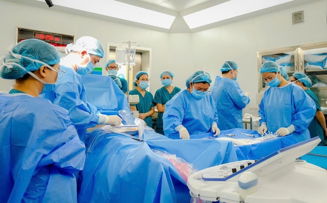 Ca can thiệp bào thai cho người Singapore: Khi Việt Nam trở thành điểm tựa cuối cùng- Ảnh 3.