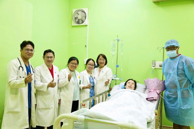 Sự tín nhiệm, niềm tin của bác sĩ Singapore và gia đình giúp bác sĩ Việt Nam giành lại sự sống cho thai nhi- Ảnh 3. Sự tín nhiệm, niềm tin của bác sĩ Singapore và gia đình giúp bác sĩ Việt Nam giành lại sự sống cho thai nhi- Ảnh 3.