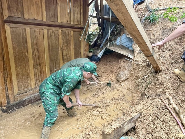 Khẩn trương khắc phục hậu quả mưa lũ tại các huyện miền núi- Ảnh 2. Khẩn trương khắc phục hậu quả mưa lũ tại các huyện miền núi- Ảnh 2.