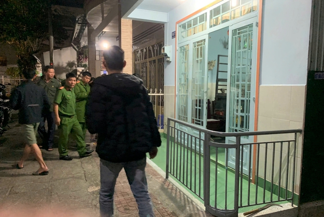Truy bắt nhóm đối tượng chém đứt lìa tay người đàn ông- Ảnh 1. Truy bắt nhóm đối tượng chém đứt lìa tay người đàn ông- Ảnh 1.