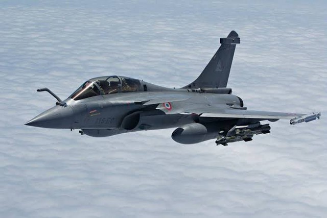 Tiêm kích Rafale, Su-30MKI của Ấn Độ áp sát biên giới Pakistan- Ảnh 1. Tiêm kích Rafale, Su-30MKI của Ấn Độ áp sát biên giới Pakistan- Ảnh 1.