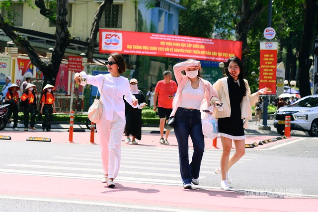 Vì sao dự báo mùa hè năm nay không khốc liệt như năm 2024 mà nắng nóng vẫn thiêu đốt nhiều khu vực?- Ảnh 2. Vì sao dự báo mùa hè năm nay không khốc liệt như năm 2024 mà nắng nóng vẫn thiêu đốt nhiều khu vực?- Ảnh 2.