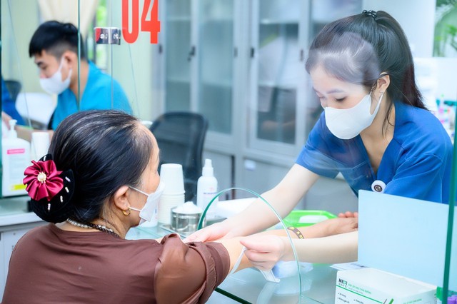 Dinh dưỡng khoa học – 'tấm vé sức khỏe' cho người cao tuổi- Ảnh 2. Dinh dưỡng khoa học – 'tấm vé sức khỏe' cho người cao tuổi- Ảnh 2.