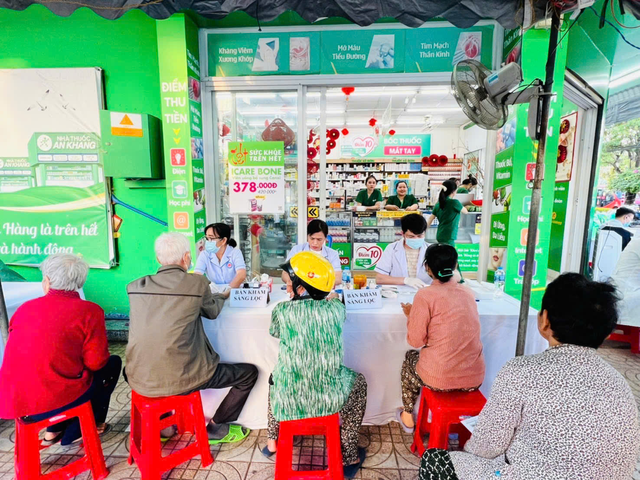 'An Khang sẵn sàng, nhà mình cứ hỏi' – phương châm sẵn lòng tư vấn từ dược sĩ nhà thuốc An Khang- Ảnh 2. 'An Khang sẵn sàng, nhà mình cứ hỏi' – phương châm sẵn lòng tư vấn từ dược sĩ nhà thuốc An Khang- Ảnh 2.