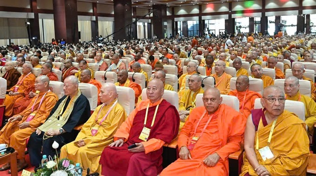 Phó Thủ tướng: Đại lễ Vesak 2025 khơi dậy năng lượng thiện lành trong mỗi con người- Ảnh 2. Phó Thủ tướng: Đại lễ Vesak 2025 khơi dậy năng lượng thiện lành trong mỗi con người- Ảnh 2.