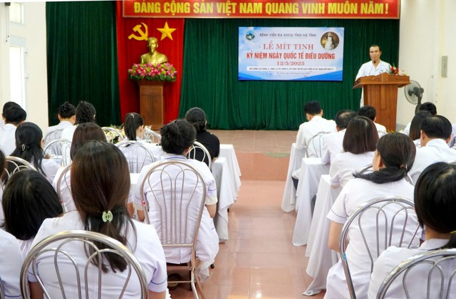 Bệnh viện Đa khoa tỉnh Hà Tĩnh mít tinh kỷ niệm ngày Quốc tế điều dưỡng- Ảnh 1. Bệnh viện Đa khoa tỉnh Hà Tĩnh mít tinh kỷ niệm ngày Quốc tế điều dưỡng- Ảnh 1.