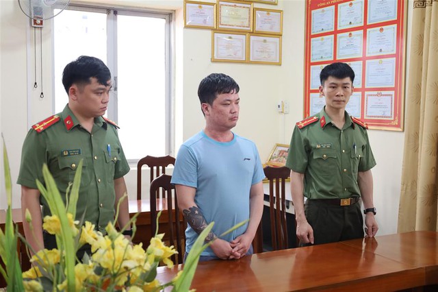 TikToker Lê Việt Hùng bị bắt: Ảo tưởng đến từ những lời tung hô trên mạng xã hội- Ảnh 1. TikToker Lê Việt Hùng bị bắt: Ảo tưởng đến từ những lời tung hô trên mạng xã hội- Ảnh 1.