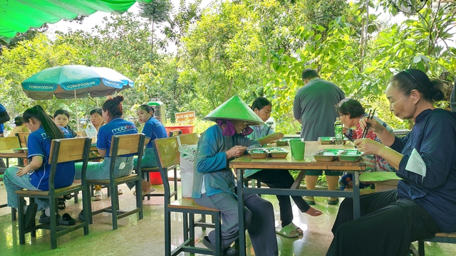 Nhà ăn Hạnh phúc, nơi lan tỏa tình người- Ảnh 3. Nhà ăn Hạnh phúc, nơi lan tỏa tình người- Ảnh 3.