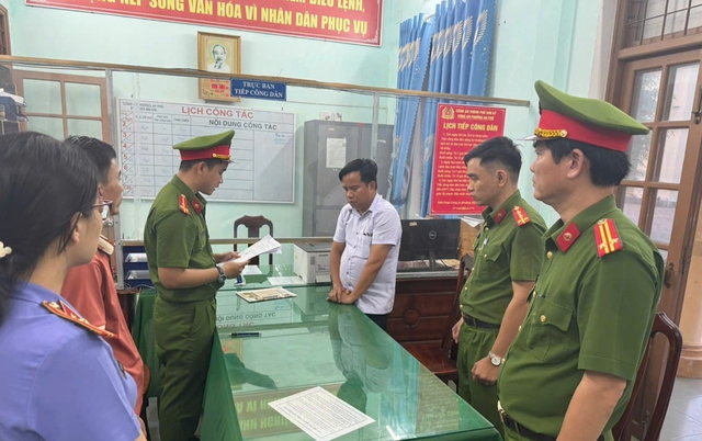 Bắt giam hai cán bộ 'phù phép' xưởng mộc để nâng khống tiền bồi thường- Ảnh 2. Bắt giam hai cán bộ 'phù phép' xưởng mộc để nâng khống tiền bồi thường- Ảnh 2.