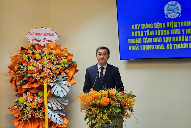 Bổ nhiệm Phó Giám đốc Bệnh viện Trung ương Huế- Ảnh 1. Bổ nhiệm Phó Giám đốc Bệnh viện Trung ương Huế- Ảnh 1.