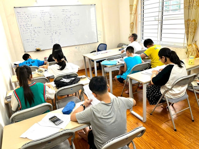 Giáo viên dạy kèm học sinh dịp hè tại nhà có vi phạm quy định về dạy thêm?- Ảnh 1. Giáo viên dạy kèm học sinh dịp hè tại nhà có vi phạm quy định về dạy thêm?- Ảnh 1.