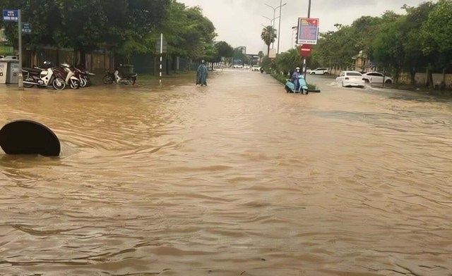 Ảnh hưởng của bão số 1, nhiều tỉnh mưa như trút- Ảnh 2. Ảnh hưởng của bão số 1, nhiều tỉnh mưa như trút- Ảnh 2.