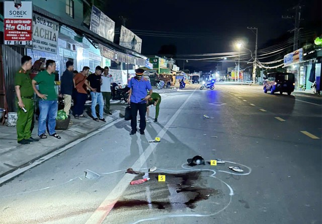 Sau tiếng nẹt bô, một nam thanh niên bị đâm tử vong - Ảnh 1. Sau tiếng nẹt bô, một nam thanh niên bị đâm tử vong - Ảnh 1.