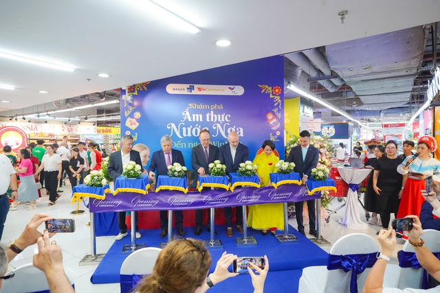 WinMart ra mắt 'Russia Corner' – Tinh hoa văn hóa Nga tại siêu thị Việt- Ảnh 2. WinMart ra mắt 'Russia Corner' – Tinh hoa văn hóa Nga tại siêu thị Việt- Ảnh 2.