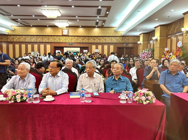 Cây bút hơn 45 năm thắp sáng sự thật, lẽ phải và tính nhân văn- Ảnh 2.