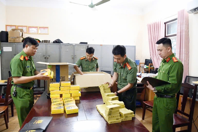Khởi tố 3 đối tượng trong đường dây đa cấp bán trà chứa chất cấm, lôi kéo hơn 110.000 người tham gia- Ảnh 1. Khởi tố 3 đối tượng trong đường dây đa cấp bán trà chứa chất cấm, lôi kéo hơn 110.000 người tham gia- Ảnh 1.