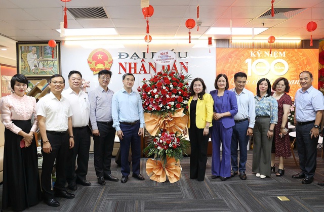 Thứ trưởng Bộ Y tế Trần Văn Thuấn thăm, chúc mừng các cơ quan báo chí tại Hà Nội- Ảnh 3. Thứ trưởng Bộ Y tế Trần Văn Thuấn thăm, chúc mừng các cơ quan báo chí tại Hà Nội- Ảnh 3.