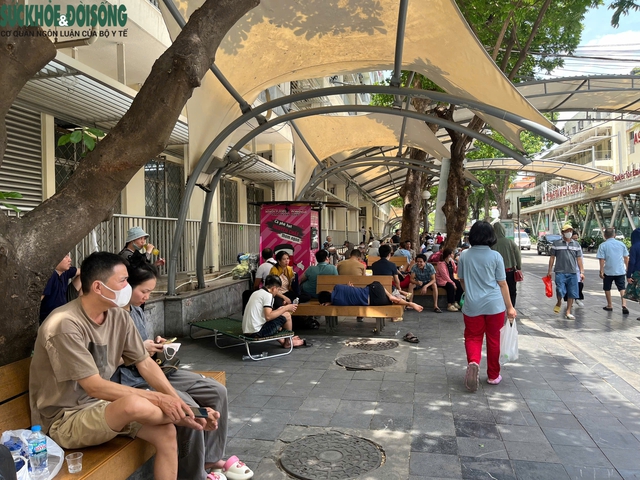 Bệnh viện chống nóng cho người nhà bệnh nhân- Ảnh 4.