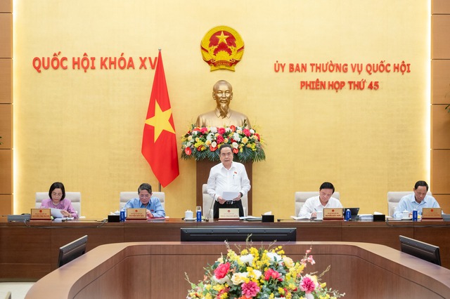Ngày mai 3/6, UBTVQH thông qua sửa đổi Pháp lệnh Dân số: Cặp vợ chồng được tự quyết định sinh bao nhiêu con- Ảnh 1.
