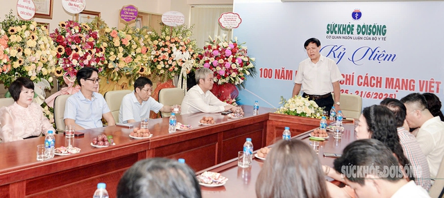 Thứ trưởng Đỗ Xuân Tuyên: Báo SK&ĐS tiếp tục phát huy các thành tựu trong công tác truyền thông y tế- Ảnh 3. Thứ trưởng Đỗ Xuân Tuyên: Báo SK&ĐS tiếp tục phát huy các thành tựu trong công tác truyền thông y tế- Ảnh 3.