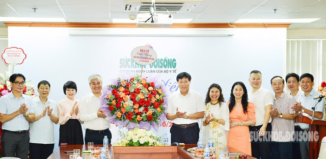 Thứ trưởng Đỗ Xuân Tuyên: Báo SK&ĐS tiếp tục phát huy các thành tựu trong công tác truyền thông y tế- Ảnh 2. Thứ trưởng Đỗ Xuân Tuyên: Báo SK&ĐS tiếp tục phát huy các thành tựu trong công tác truyền thông y tế- Ảnh 2.