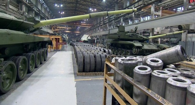 Nga tăng gấp ba sản lượng xe tăng T-90M có bù nổi thiệt hại ở Ukraine?- Ảnh 2. Nga tăng gấp ba sản lượng xe tăng T-90M có bù nổi thiệt hại ở Ukraine?- Ảnh 2.