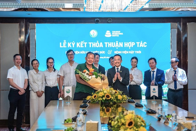 Bệnh viện Hữu nghị Việt Đức và Bệnh viện Mặt Trời ký kết hợp tác chuyên môn: Chung tay nâng cao chất lượng điều trị- Ảnh 1. Bệnh viện Hữu nghị Việt Đức và Bệnh viện Mặt Trời ký kết hợp tác chuyên môn: Chung tay nâng cao chất lượng điều trị- Ảnh 1.