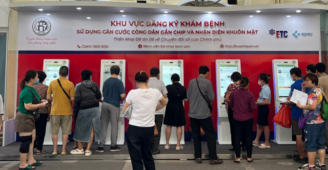 Người dân đi khám bệnh chỉ cần mang điện thoại hoặc căn cước công dân- Ảnh 1.
