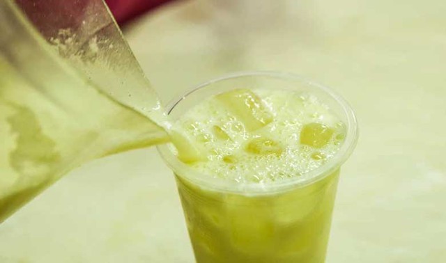 Tuyệt chiêu uống nước mía cực kỳ có lợi cho sức khỏe- Ảnh 2. Tuyệt chiêu uống nước mía cực kỳ có lợi cho sức khỏe- Ảnh 2.