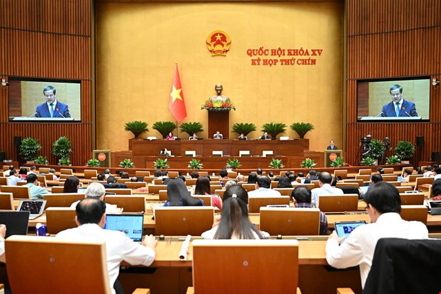 Quốc hội 'chốt' miễn học phí cho học sinh công lập, hỗ trợ học sinh tư thục từ năm học 2025-2026- Ảnh 2. Quốc hội 'chốt' miễn học phí cho học sinh công lập, hỗ trợ học sinh tư thục từ năm học 2025-2026- Ảnh 2.