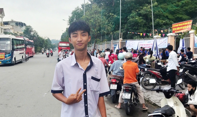 Hàng nghìn sinh viên tham gia 'tiếp sức mùa thi' ở TPHCM- Ảnh 1. Hàng nghìn sinh viên tham gia 'tiếp sức mùa thi' ở TPHCM- Ảnh 1.