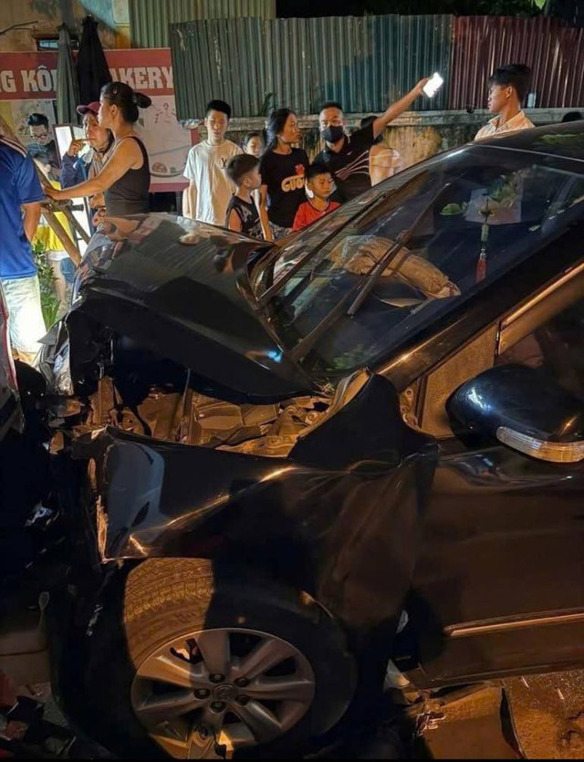 Cách chức cán bộ công an say rượu, lái ô tô gây tai nạn liên hoàn ở Bắc Ninh- Ảnh 1. Cách chức cán bộ công an say rượu, lái ô tô gây tai nạn liên hoàn ở Bắc Ninh- Ảnh 1.