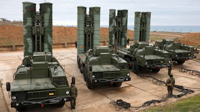 Vì sao Nga không lo thiếu tên lửa phòng không S-400 dù liên tiếp bị phá hủy?- Ảnh 1. Vì sao Nga không lo thiếu tên lửa phòng không S-400 dù liên tiếp bị phá hủy?- Ảnh 1.