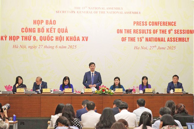 Giải pháp căn cơ nào để giải quyết tình trạng dạy thêm, học thêm?- Ảnh 1. Giải pháp căn cơ nào để giải quyết tình trạng dạy thêm, học thêm?- Ảnh 1.