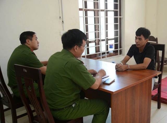 Bắt giữ đối tượng bắt cóc con riêng của người yêu cũ để uy hiếp tình cảm- Ảnh 1. Bắt giữ đối tượng bắt cóc con riêng của người yêu cũ để uy hiếp tình cảm- Ảnh 1.