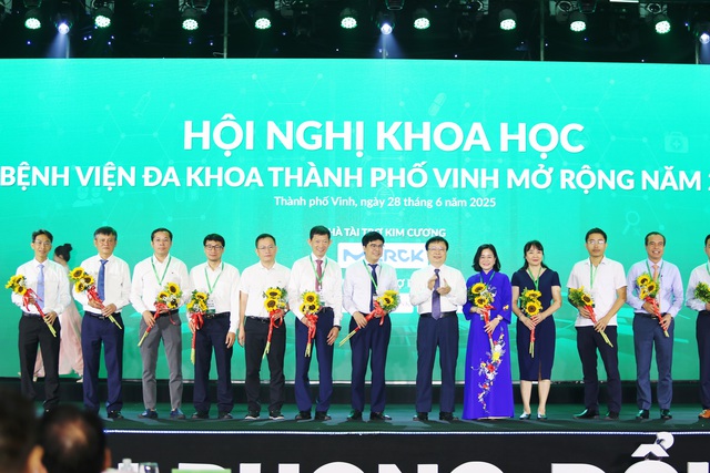 Đẩy mạnh chuyển đổi số, nâng tầm y tế thông minh- Ảnh 3.