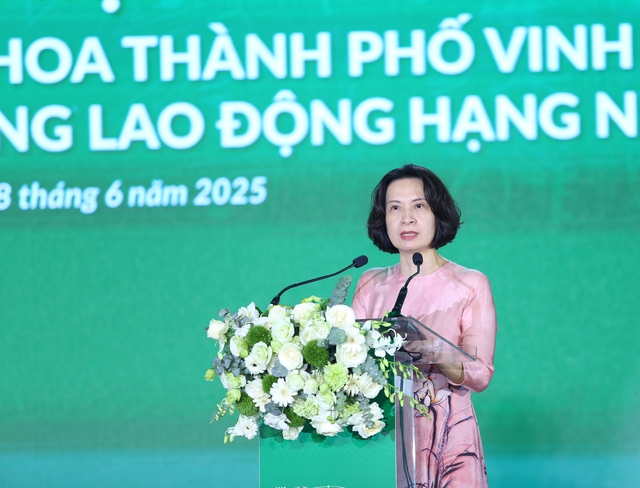 Bệnh viện Đa khoa TP Vinh kỷ niệm 60 năm thành lập và đón nhận Huân chương Lao động hạng Nhất- Ảnh 2. Bệnh viện Đa khoa TP Vinh kỷ niệm 60 năm thành lập và đón nhận Huân chương Lao động hạng Nhất- Ảnh 2.