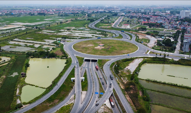 Cao tốc Hà Nội - Bắc Giang quá tải, vì sao Bộ Xây dựng vẫn bác đề xuất mở rộng?- Ảnh 2. Cao tốc Hà Nội - Bắc Giang quá tải, vì sao Bộ Xây dựng vẫn bác đề xuất mở rộng?- Ảnh 2.