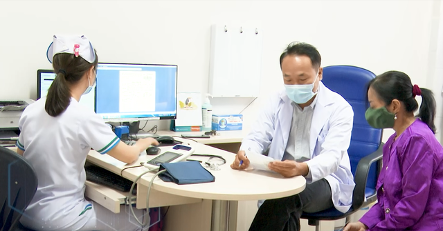 Quy định mới có lợi cho người dân khi khám chữa bệnh tại cơ sở theo bảo hiểm y tế từ 2025- Ảnh 4. Quy định mới có lợi cho người dân khi khám chữa bệnh tại cơ sở theo bảo hiểm y tế từ 2025- Ảnh 4.