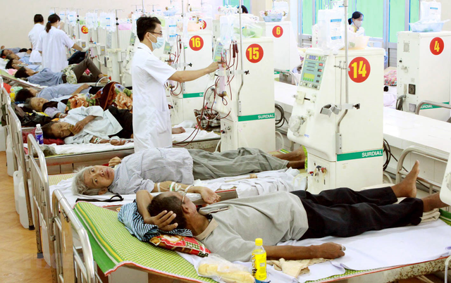 Quy định mới có lợi cho người dân khi khám chữa bệnh tại cơ sở theo bảo hiểm y tế từ 2025- Ảnh 2. Quy định mới có lợi cho người dân khi khám chữa bệnh tại cơ sở theo bảo hiểm y tế từ 2025- Ảnh 2.