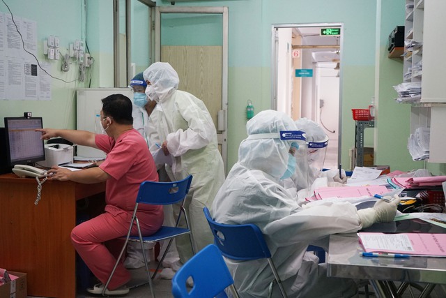 Hà Nội: Đẩy mạnh ứng dụng công nghệ thông tin và chuyển đổi số tại các bệnh viện, hướng tới y tế thông minh- Ảnh 1. Hà Nội: Đẩy mạnh ứng dụng công nghệ thông tin và chuyển đổi số tại các bệnh viện, hướng tới y tế thông minh- Ảnh 1.