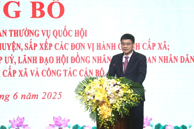 Hà Tĩnh công bố các quyết định về sắp xếp đơn vị hành chính, tổ chức bộ máy- Ảnh 2. Hà Tĩnh công bố các quyết định về sắp xếp đơn vị hành chính, tổ chức bộ máy- Ảnh 2.